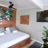 Отель ArtHOUSE Beachfront Accommodation, фото 21