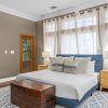 Отель Luxe Retreat Sleeps 25 With Pool в Дрипинг-Спрингсе
