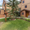 Отель Red Hawk Townhomes by Summit County Mountain Retreats, фото 30