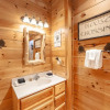 Отель Moose Tracks 3 Bedroom Cabin by RedAwning, фото 13