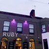 Отель OYO Ruby Pub & Hotel в Брайтоне