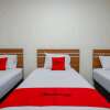 Отель RedDoorz near Living Plaza Purwokerto, фото 13