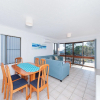 Отель Tradewinds, Unit 4/110 Victoria Parade, фото 9