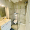 Отель Large 1 bedroom with Terrace & Parking, фото 7