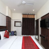 Отель OYO 11594 Hotel TVS, фото 11