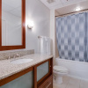 Отель Bluebird Suites near AutoZone Park, фото 7