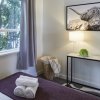 Отель 1 Bedroom Apt With Parking Stroll to Elwood Beach в Мельбурне