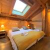 Отель Chalet in Morzine Sleeping 12 with Sauna, фото 4