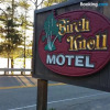 Отель Birch Knoll Motel, фото 1