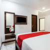 Отель OYO 27720 V Hotel Gachibowli, фото 11