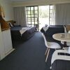 Отель Lakeside Lodge Motel, фото 6