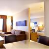 Отель Holiday Inn Express N Suites Langley, фото 2