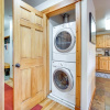 Отель Mccall Vacation Rental ~ 1/2 Mi to Payette Lake!, фото 5