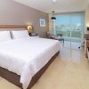 Отель Holiday Inn & Suites Puerto Vallarta Marina & Golf, фото 27