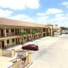 Отель Boca Chica Inn & Suites Brownsville, фото 6