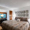 Отель 31sw - Fireplace - Wifi - Washer/dryer - Sleeps 4 2 Bedroom Home by RedAwning, фото 3