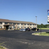 Отель Sky Lodge Inn & Suites, фото 1
