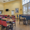 Отель Comfort Inn & Suites Near Universal - N. Hollywood - Burbank, фото 29
