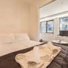 Отель Beautiful Two Bedroom Apartment Next To Myers Park, фото 3