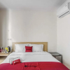 Отель RedDoorz Plus Syariah near Pondok Cabe Airport, фото 6