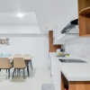 Отель Comfort And Spacious 2Br At Tamansari Bintaro Mansion Apartment, фото 12