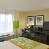 Отель Fairfield Inn & Suites by Marriott Toronto Mississauga, фото 4