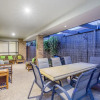 Отель Anaheim Holiday Houses, фото 15