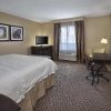 Отель Hampton Inn & Suites by Hilton Toronto Airport, фото 3