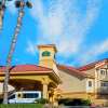 Отель La Quinta Inn & Suites by Wyndham Tucson Airport в Тусоне
