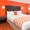 Отель Howard Johnson by Wyndham Orange Hotel & Suites, фото 4