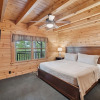 Отель Wolf Den 4 Bedroom Cabin by Redawning, фото 2