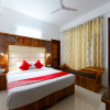 Отель OYO 13837 The Royal Nest, фото 13