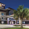 Отель La Quinta Inn & Suites by Wyndham Walker - Denham Springs, фото 1