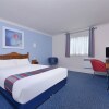 Отель Travelodge Chester Warrington Road, фото 1