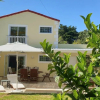 Отель Charming Fully Fitted Double Storey Cottage Near Constantia Village, фото 18