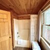 Отель Romantic, pet Friendly Cabin With Private hot Tub, Washer/dryer and Full Kitchen Studio Cabin by Red, фото 12