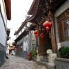 Отель Lijiang Jinjia Cloud Window Inn в Лицзяне