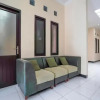 Отель Guest House Citra Pemuda Syariah by OYO Rooms, фото 5
