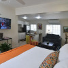 Отель Centrally Located Guest Apartments III, фото 17