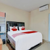 Отель OYO 91951 Almira Homestay Syariah, фото 6