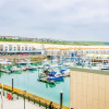 Отель Rethink Living - Luxury Brighton Marina, фото 22