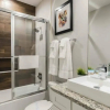 Отель Summerville 4BR 3 5B Brand New Luxury Retreat, фото 9