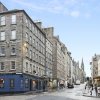 Отель Renovated Hidden Gem on the Historic Royal Mile в Эдинбурге