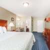 Отель Days Inn by Wyndham Windsor Locks / Bradley Intl Airport, фото 9