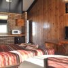 Отель All Travellers Motor Inn в Кунабарабране