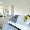 Отель Large Townhouse 5 Beds with Two Parking Spaces - Manchester City Centre, фото 21