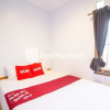 Отель Halona Residence near Pakuwon Mall Jogja Mitra RedDoorz, фото 4