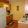 Отель Stones Throw 2 Bedrooms 2 Bathrooms Cabin, фото 2