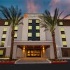 Отель Candlewood Suites Las Vegas - E Tropicana в Лас-Вегасе