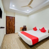 Отель OYO 15932 Flagship Malkajgiri, фото 5